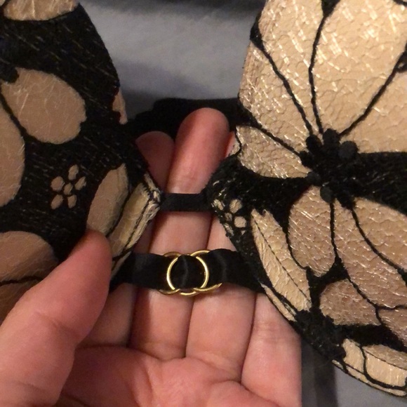 V.S | Very Sexy Push-Up Nude/a Pink Bra with Black Lace Overlay - Picture 3 of 5